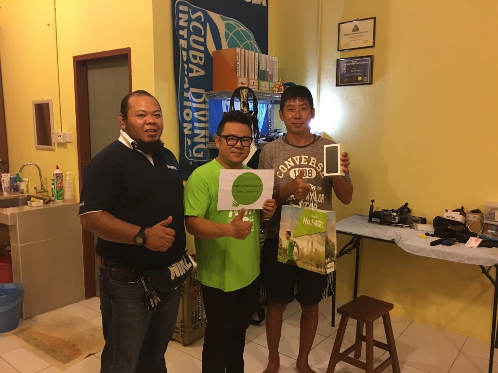 Noel Fong dari Semporna, Sabah merupakan peminat besar produk Apple dan berjaya menjadi antara yang pertama untuk memilikinya.